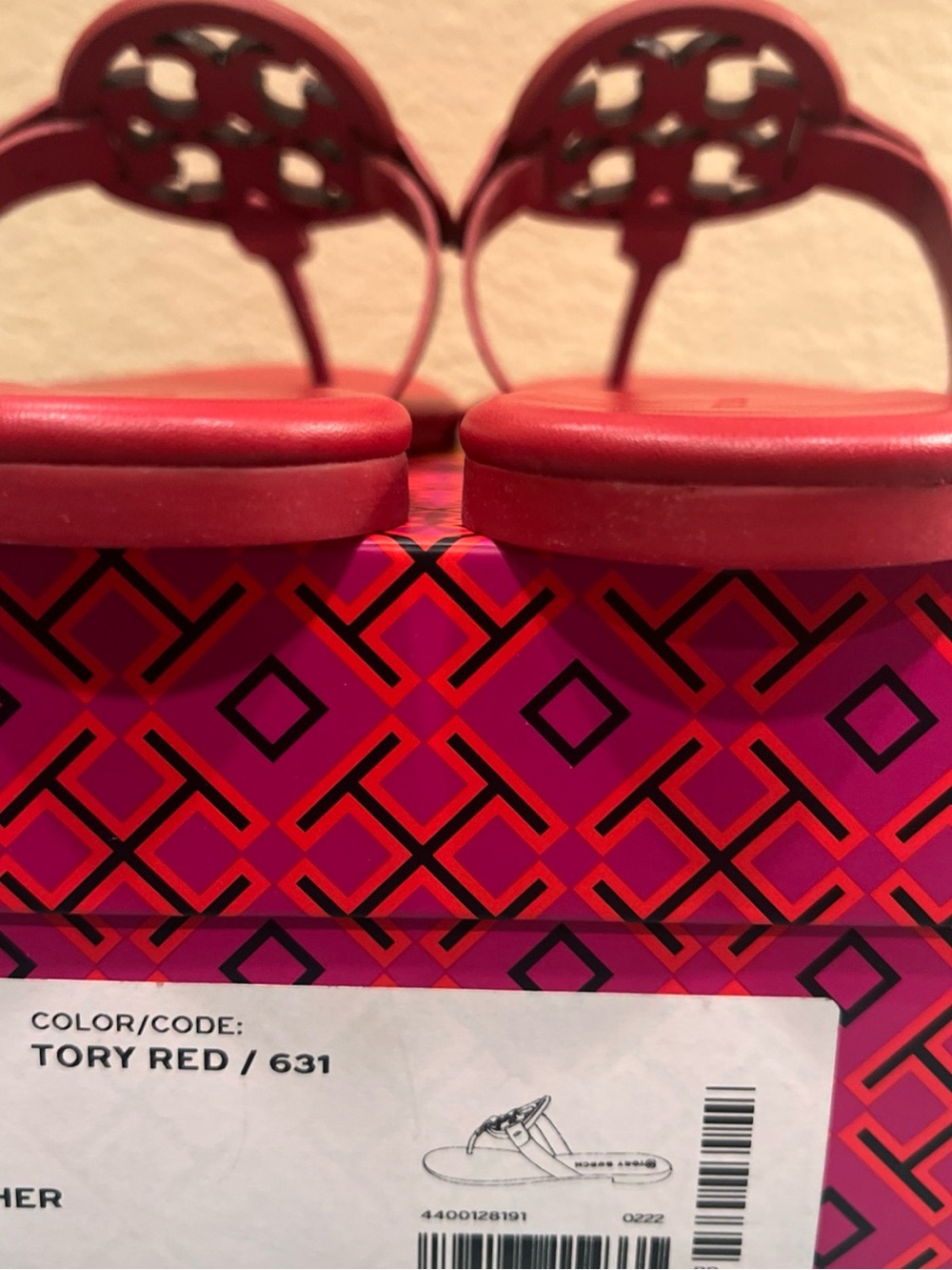 Tory Burch Red Miller Leather Thong Sandals - Picture 5 of 7